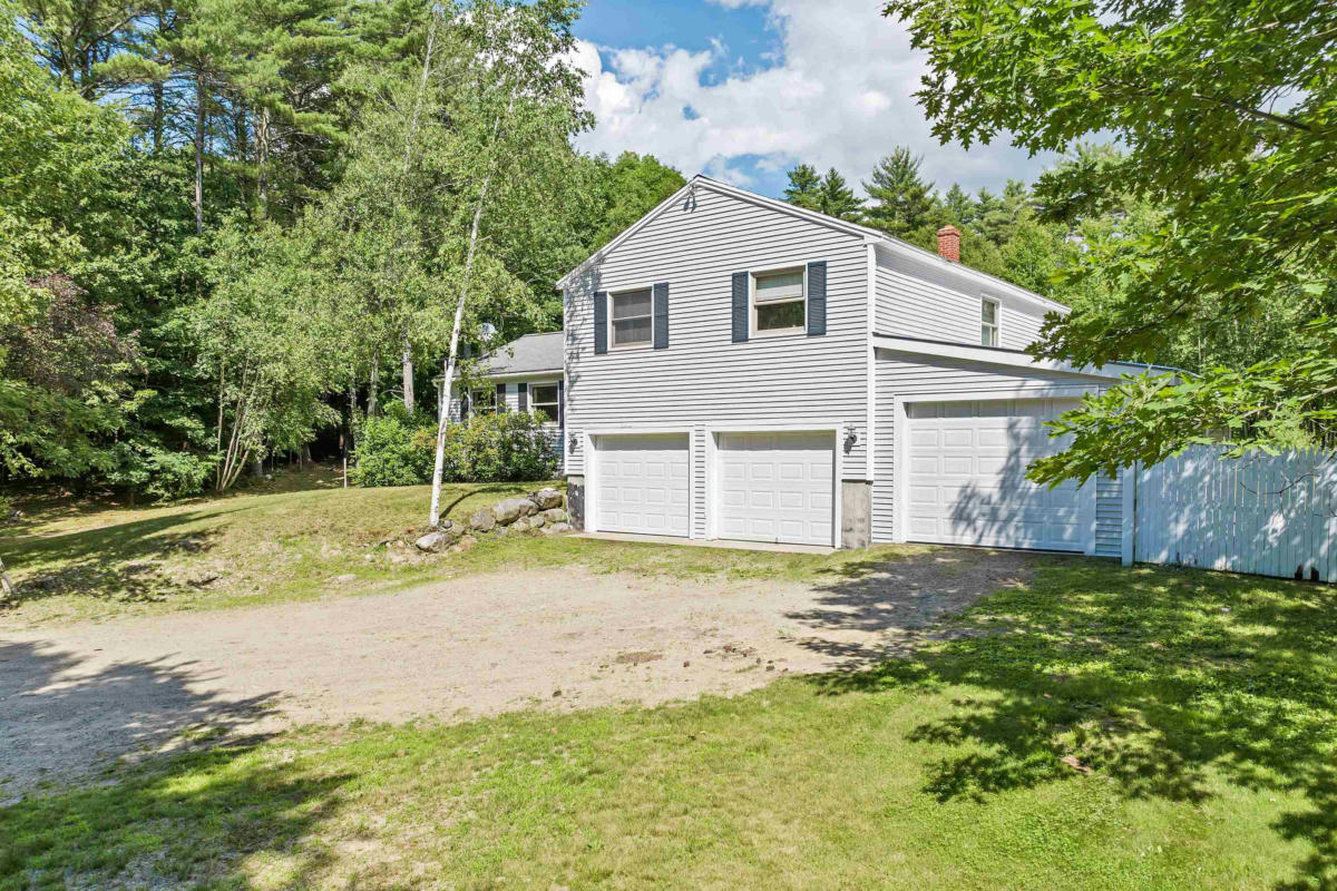 122 MOUNTAIN RD, CENTER TUFTONBORO, NH 03816 Single Family Residence ...